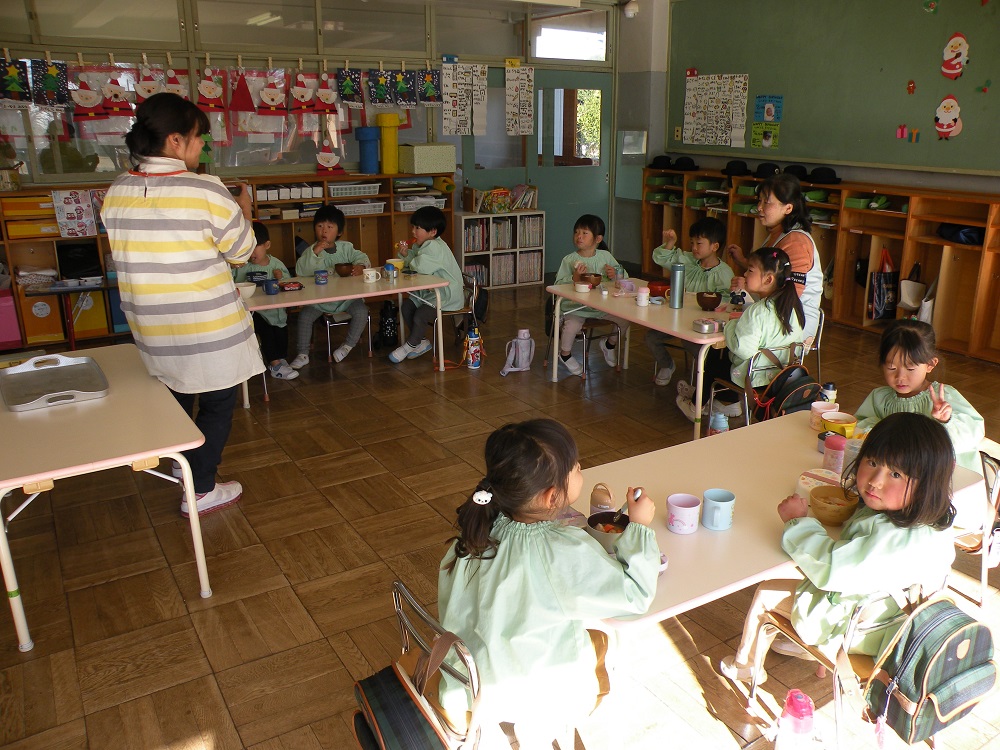 美味しいね～とお友だちと言い合いながら食べる姿が可愛かったです