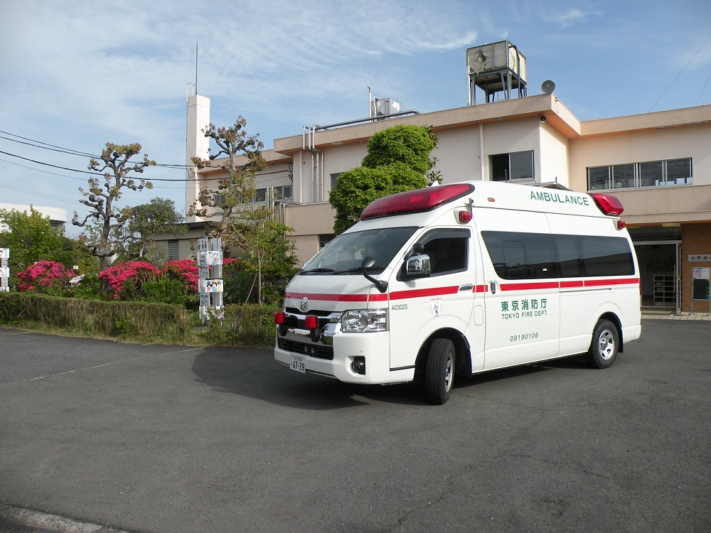 何と救急車で来てくれました！下校中の小学生に何かあったんですか？と声をかけられました・・・